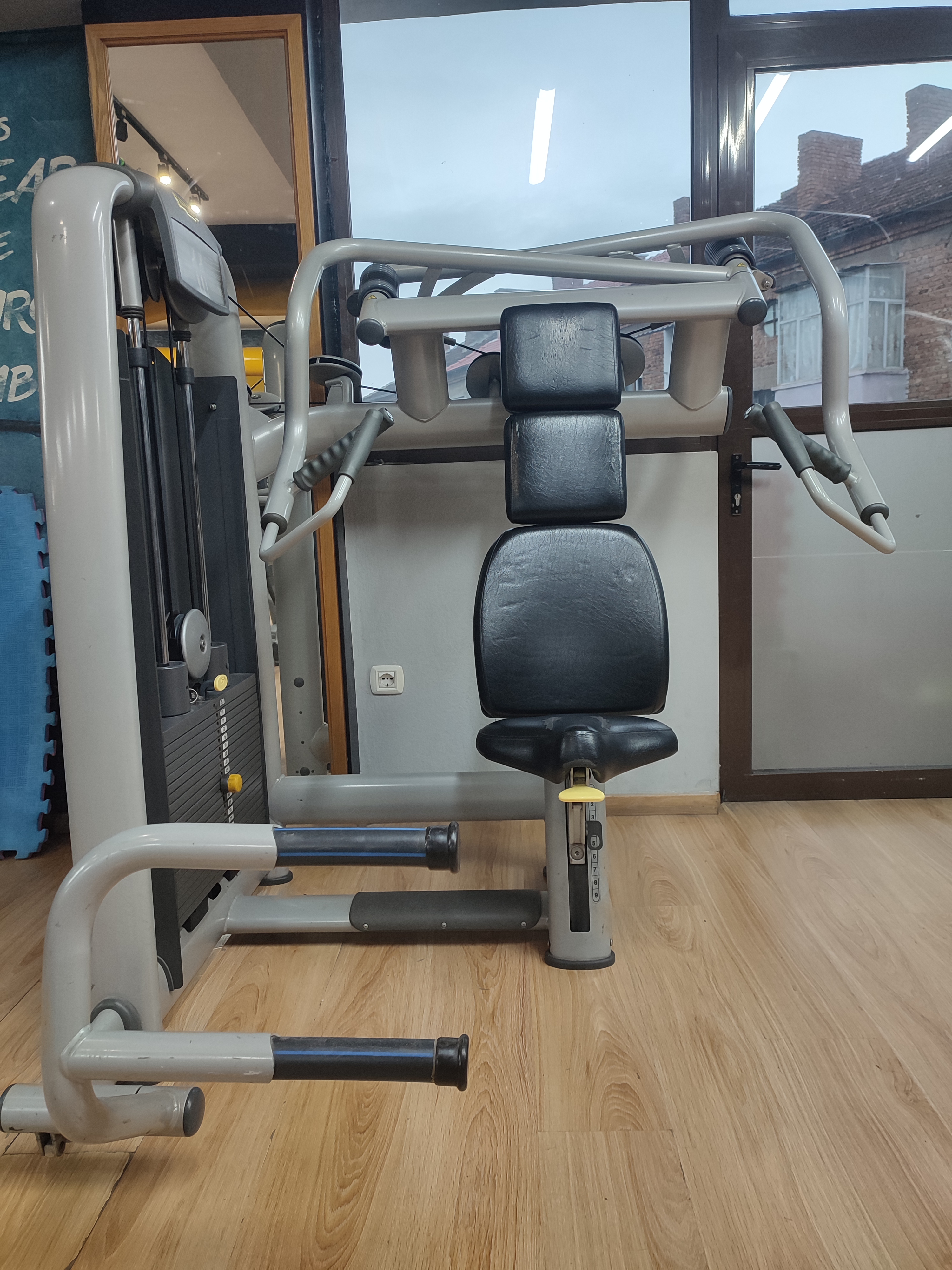 Machine Chest Incline